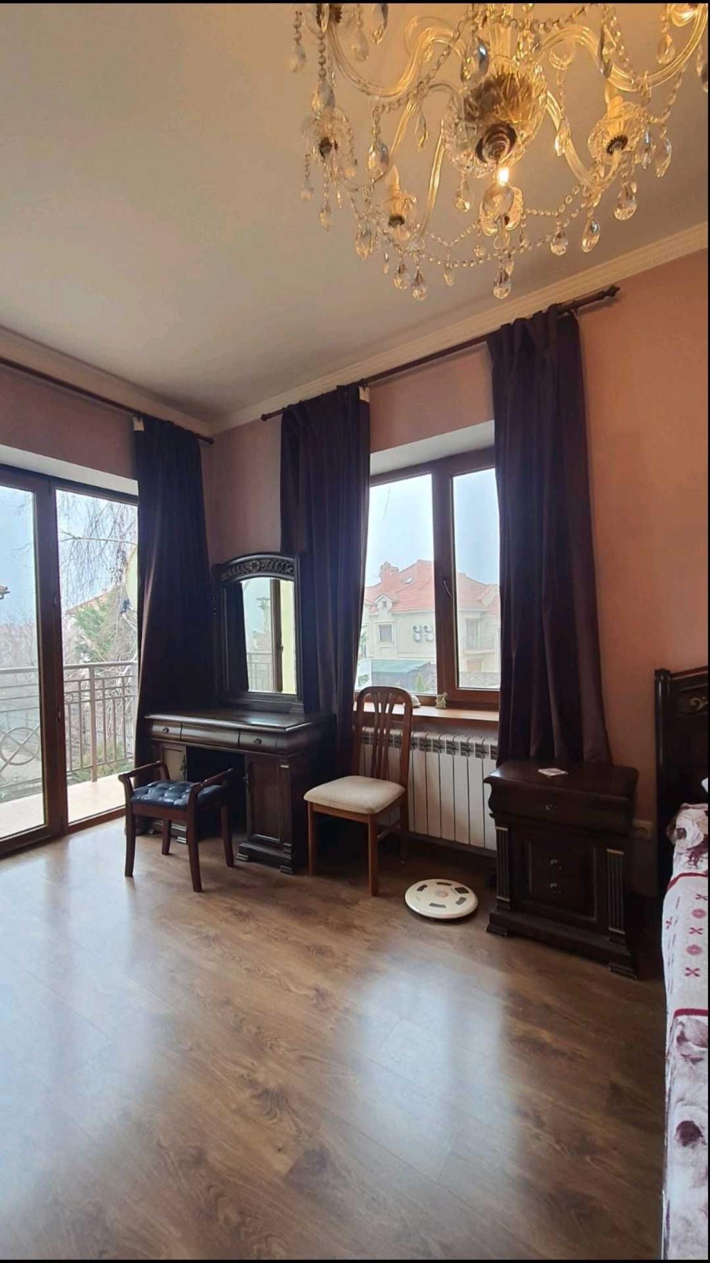 Haus 5 zimmer 304 m² Lymanka, Ukraine