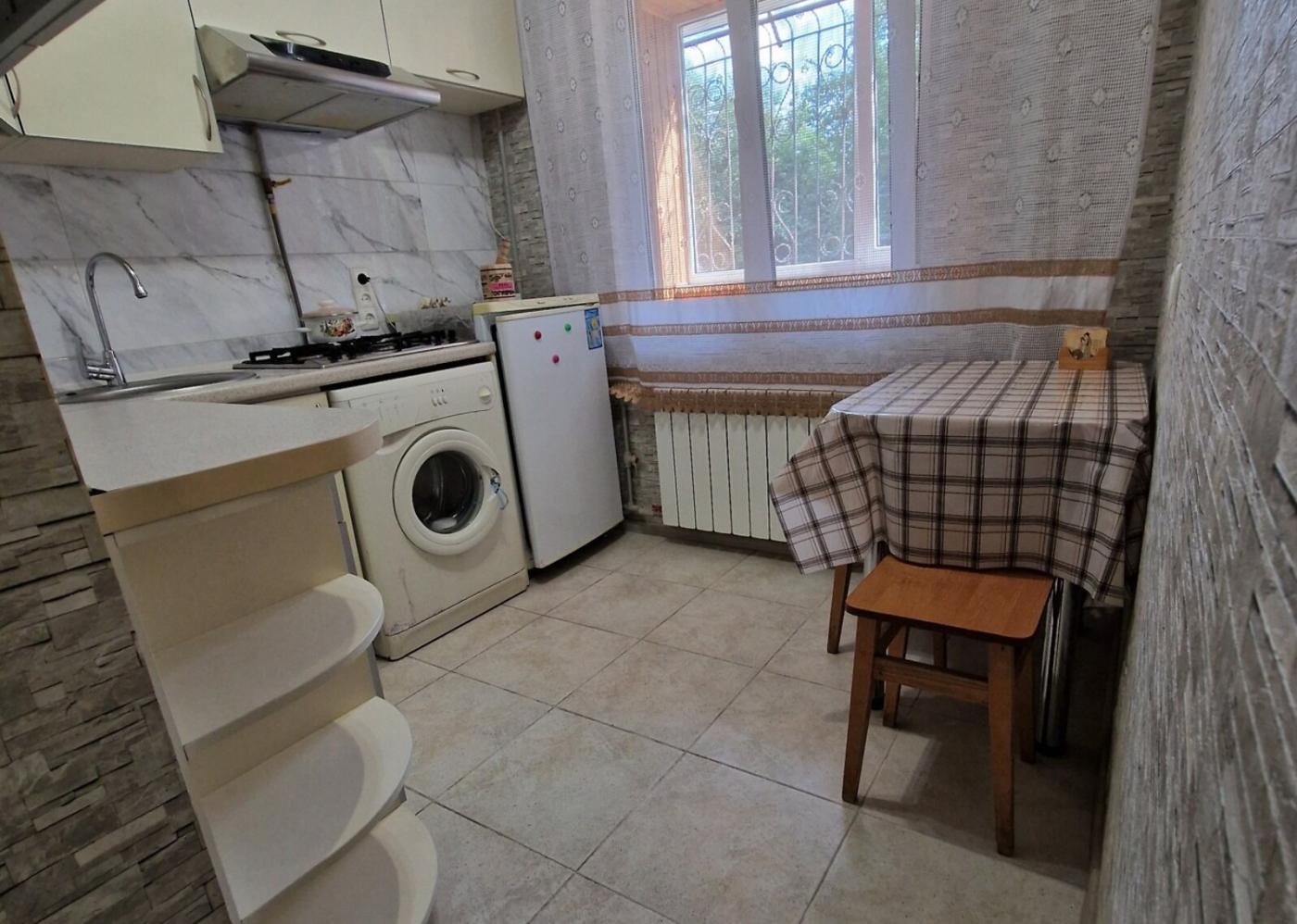 Продаж 1к квартири 38 кв. м по вул.Матюшенка