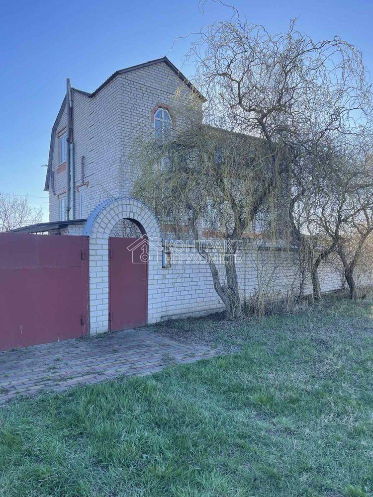 Продаж 2 поверховий будинок село Безруки