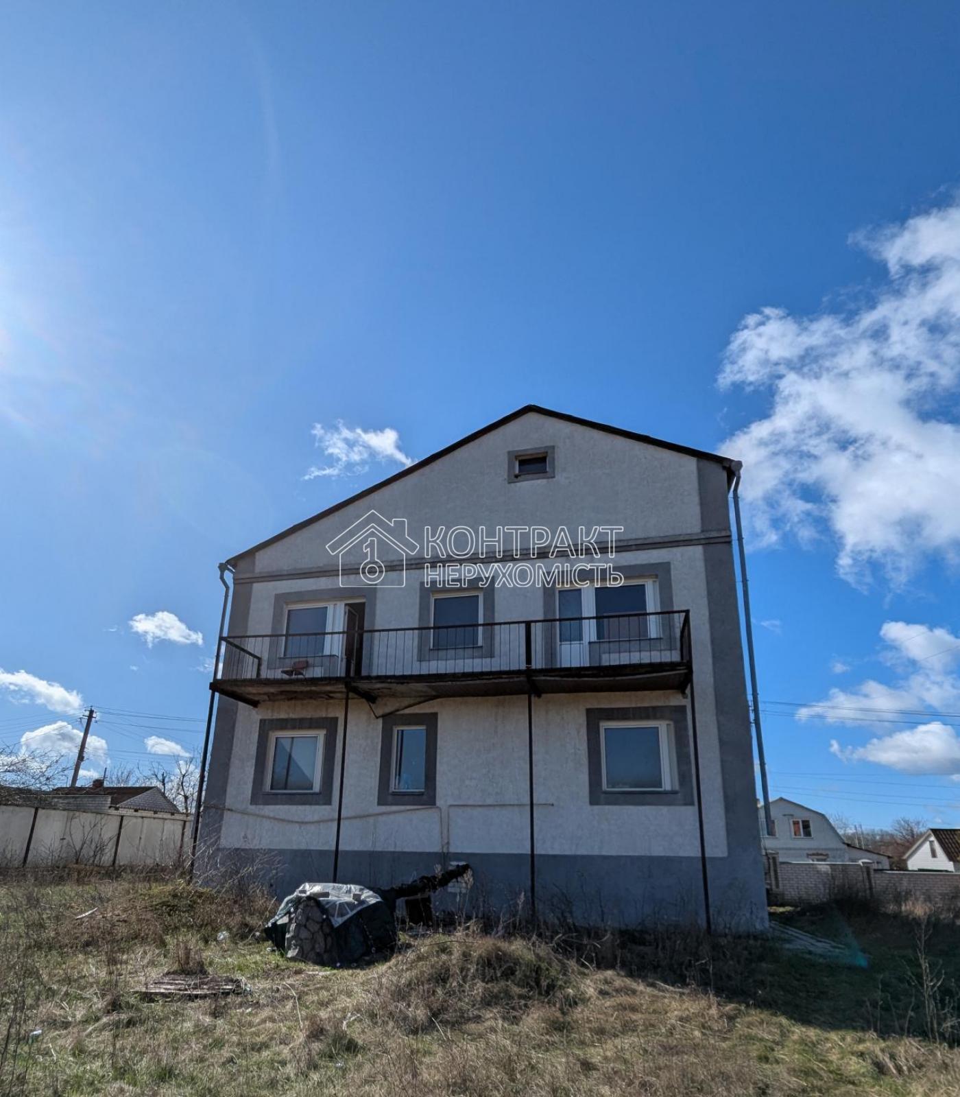 Продаж будинку у Коротичі 300 кв.м