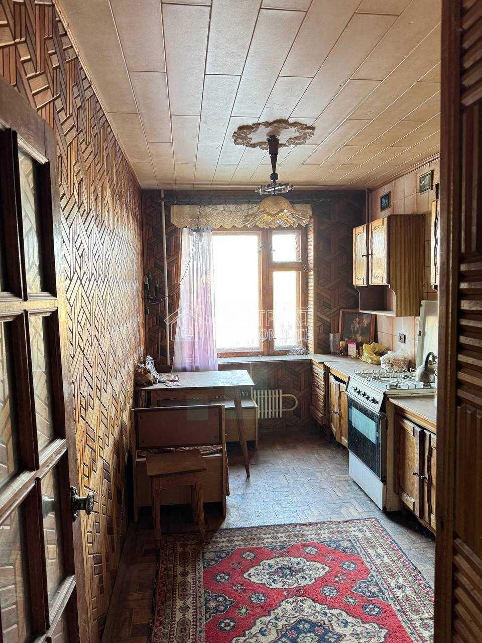 Продам 3-кімнатну квартиру, вул. Клочківська