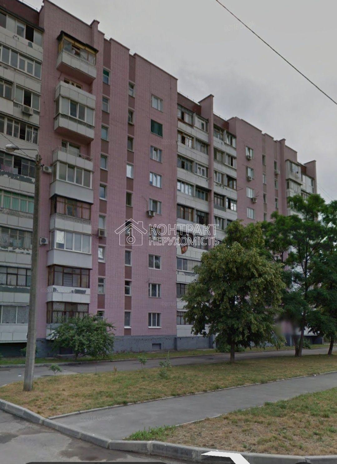 Продам 3-кімнатну біля м. Спортивна