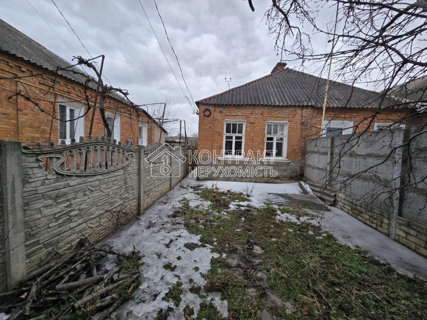 Продаж будинку 1/2 біля ст. метро Спортивна