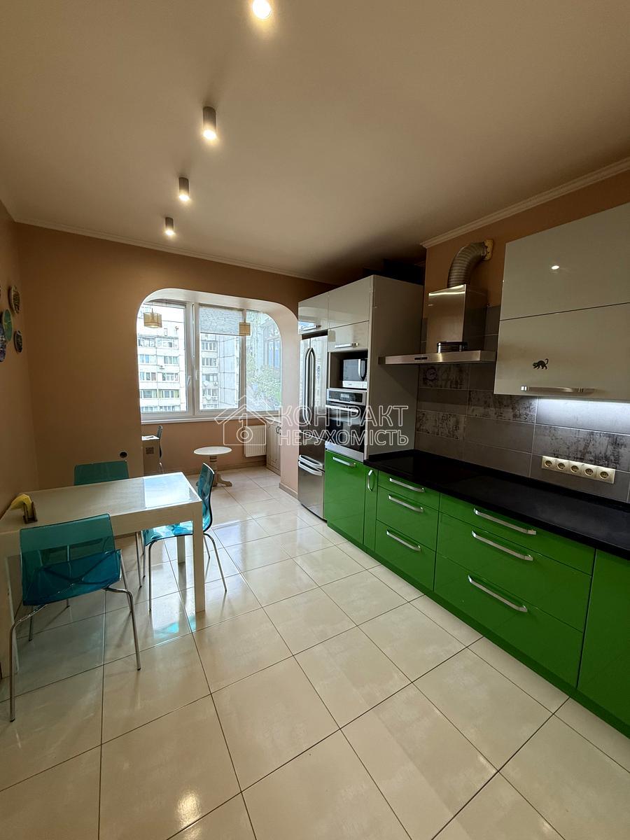 Петра Григоренко просп. (Маршала Жукова), 14