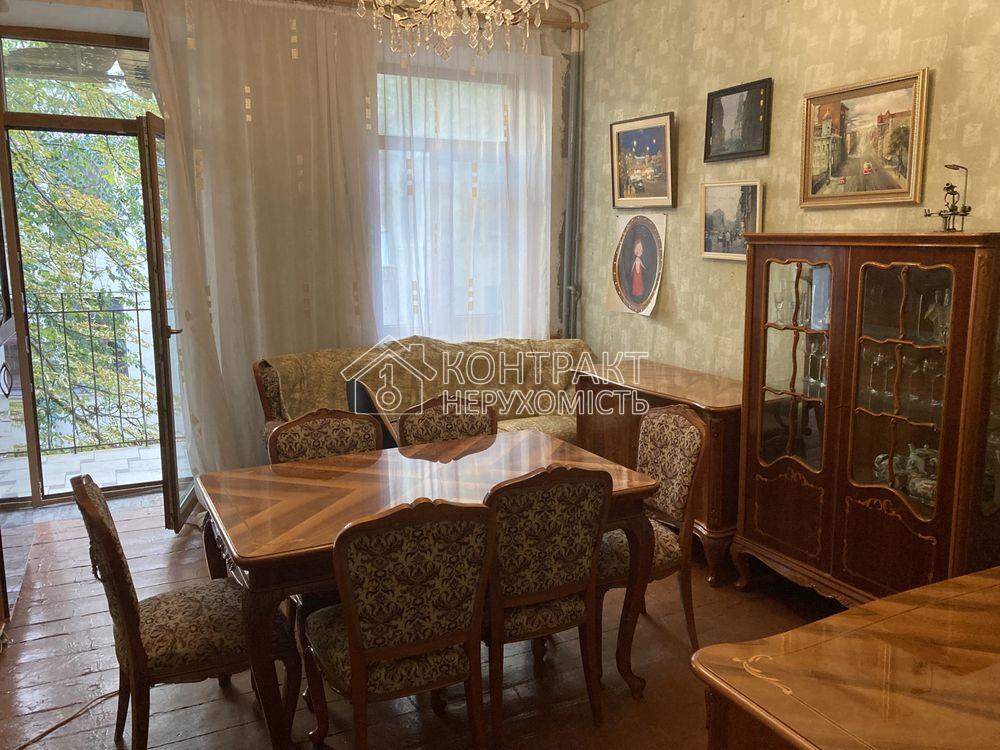 Здам 4кім.кв на Чернишевській. Центр!