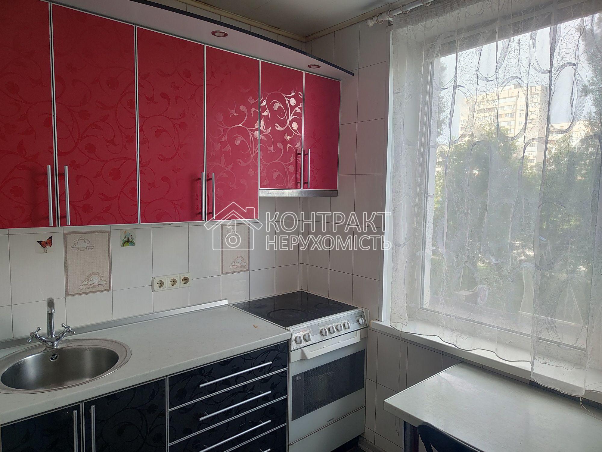 Продам 2 комн.кв. пр. Л.Свободы,35 .метро Алексеевская. 3эт/12