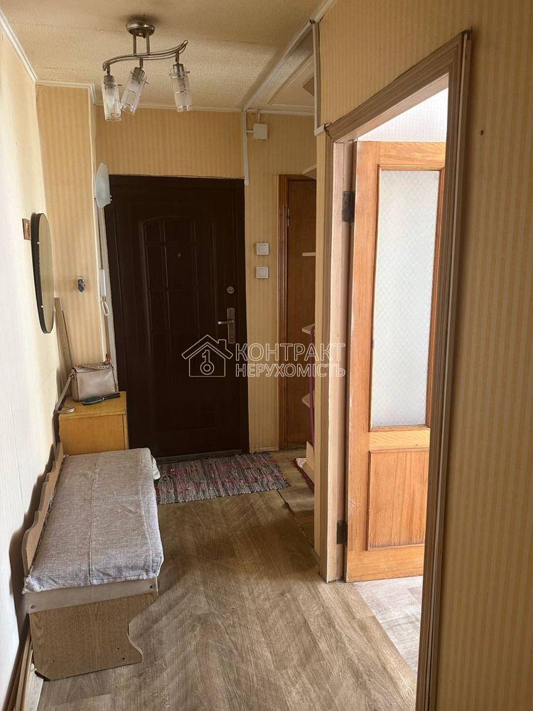 Сдам 3х комн вул Державинская метро Спортивна