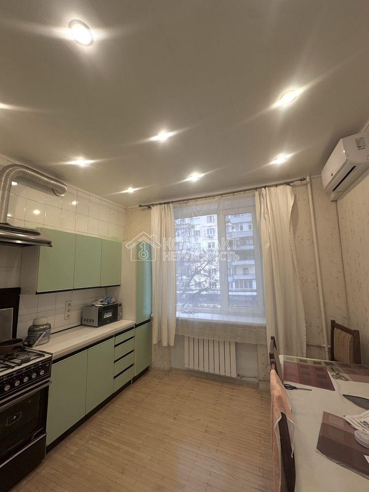 Здається 3-х кімнатна квартира по вул. Кримська