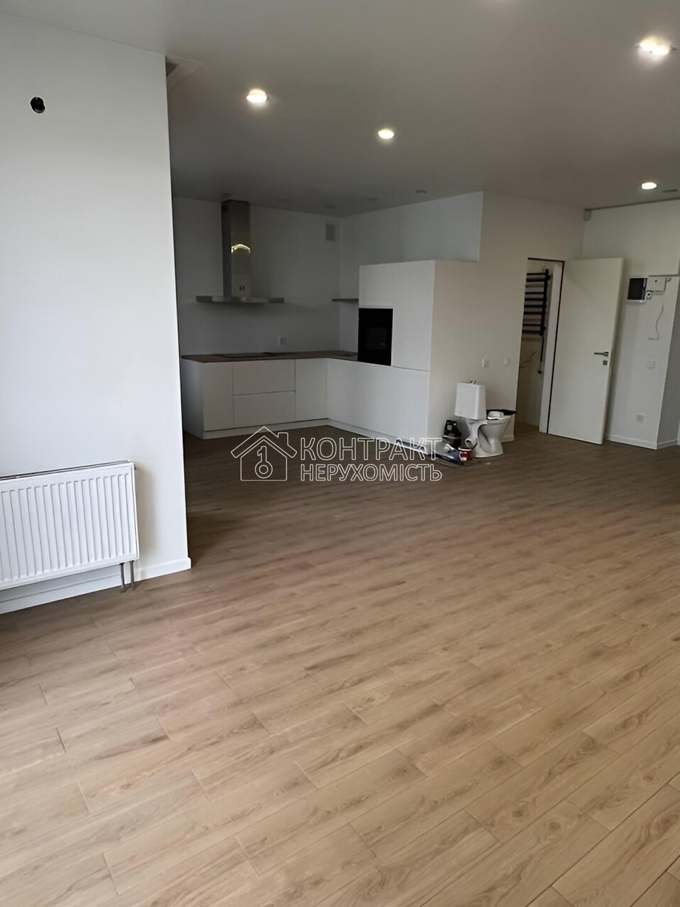 Продам 1к 42 кв. м вул. Рогатинска Левада 18