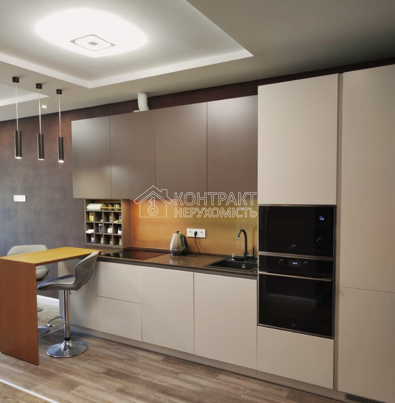Продам 2 к квартиру Центр Домініон