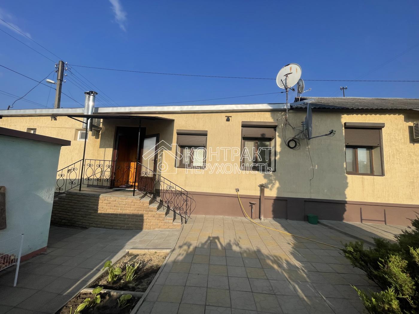 Продам частину будинку метро Армійська Сертифікат