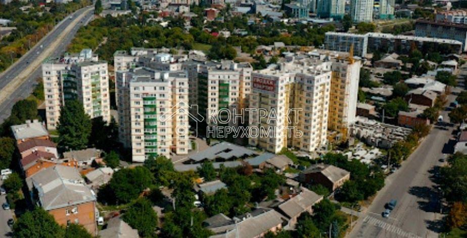 Продаж двох квартир, Центральний ринок