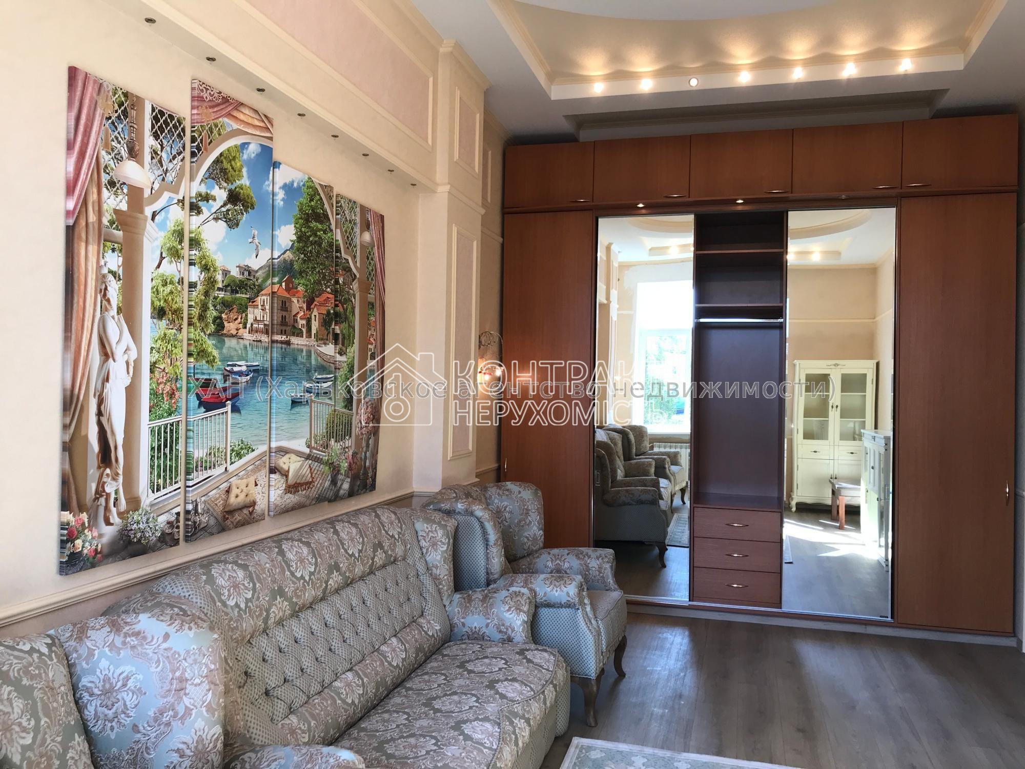 Продам Центр 2-комн Куликовский спуск