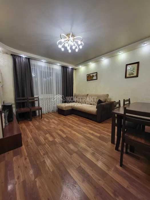 Продається світла та комфортна 4-к квартира в Клочківська 115