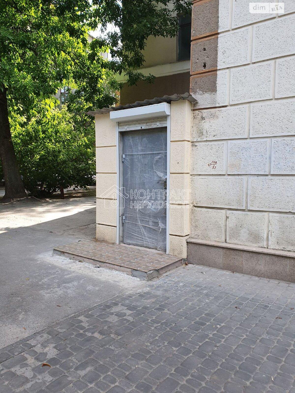 Продажа коммерческого помещения на ул. Зойфера Юры 3А, площадь 95 кв.м