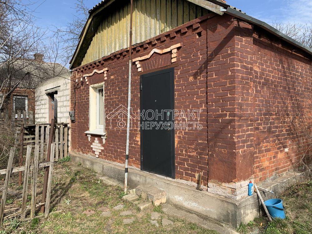 Продається 1/2 дома, Люботин.