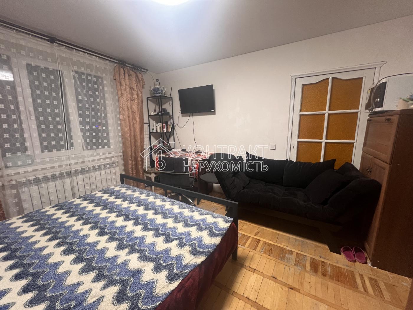 Продам 2-к кв в будинку гост типу за універмагом "Харків"