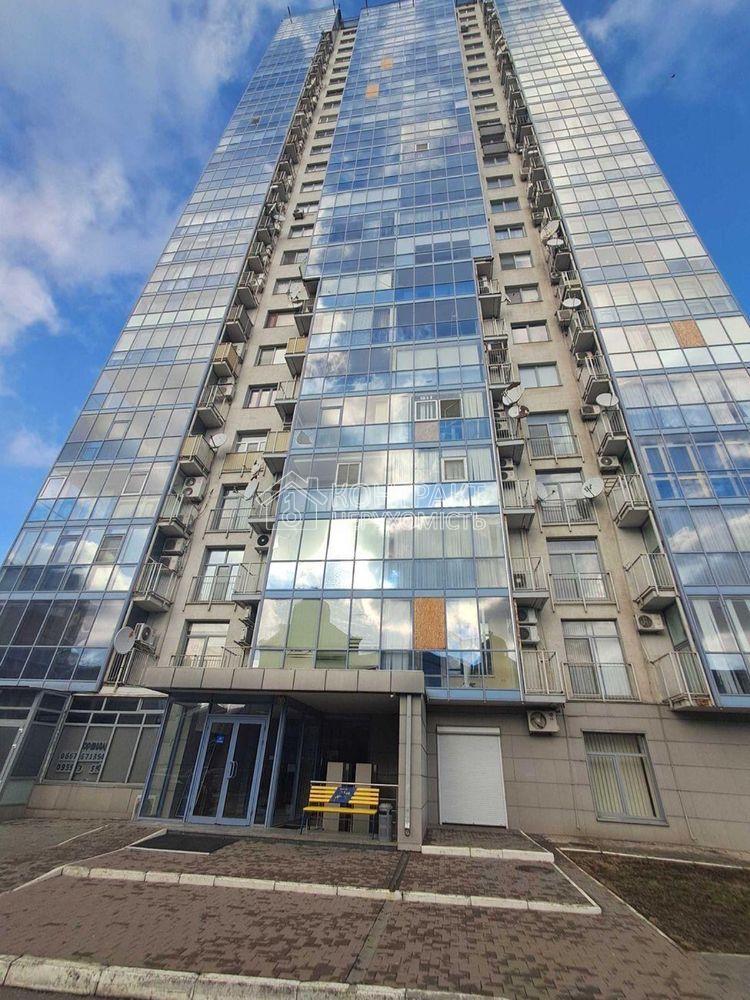ЖК Пионер елітна простора 2к.кв. 85м. 4-пов. Центр біля Сумського ринку