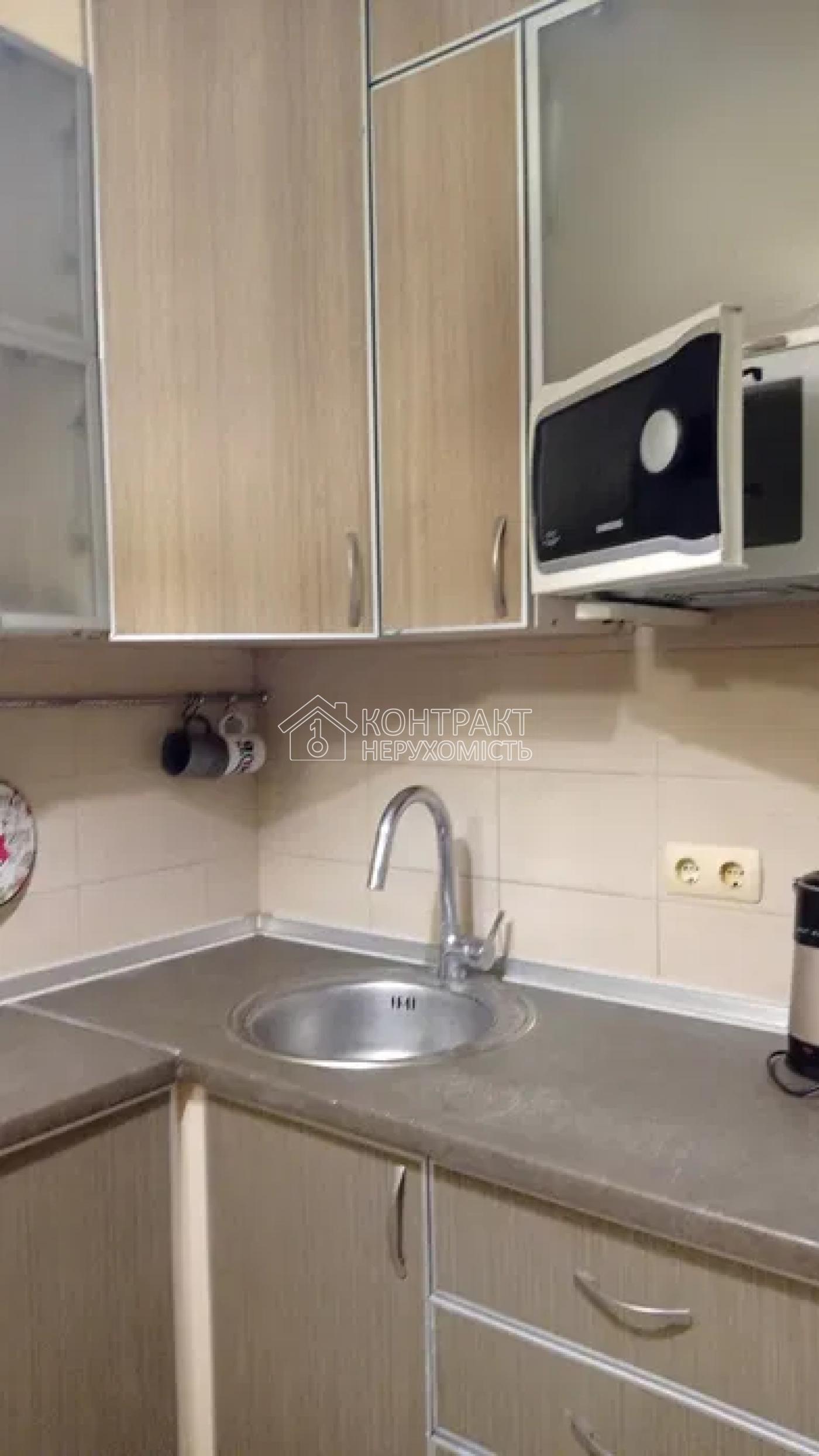 Продам 2-кв., метро Перемога