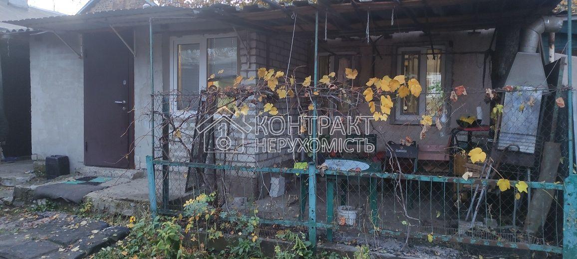 Продам окремий будинку зі спільним подвірʼям вул Кузинська