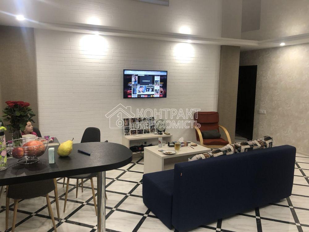 Сдам 2-кмн студия! метро Студентська поряд