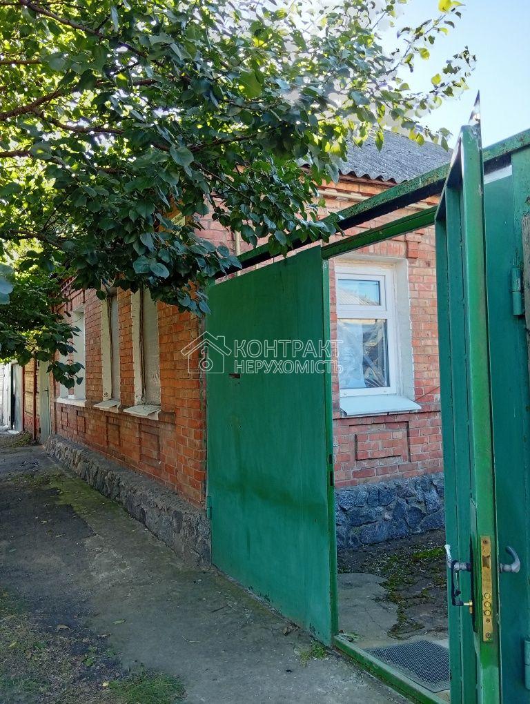 Продам частину будинку з окремим двором, Новоселівка