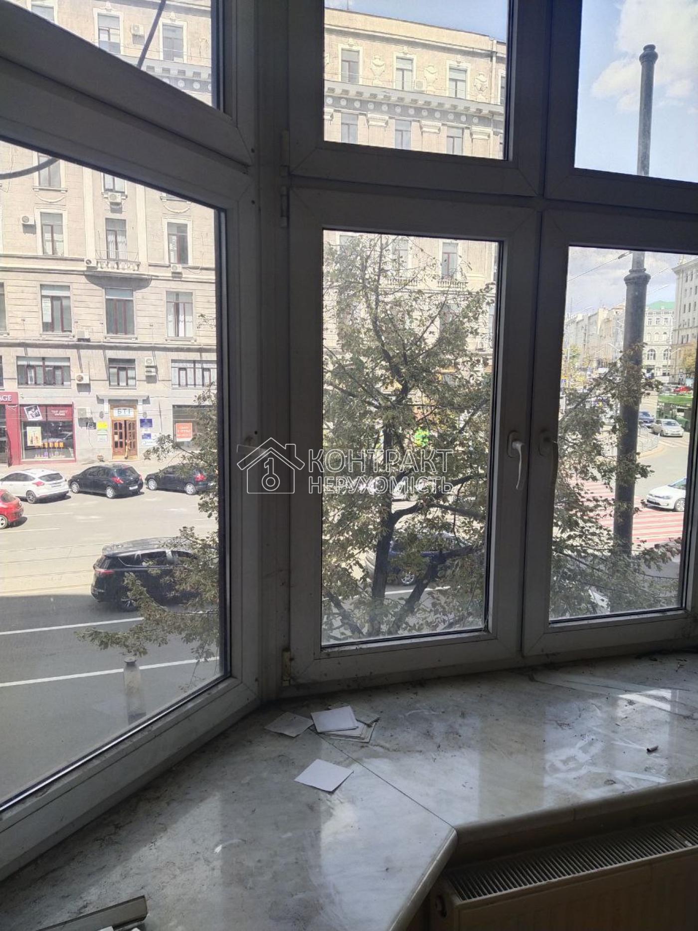 Продається 3 комнатна квартира в центрі площа Павловська