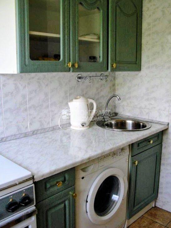 Продам 1 кімнатну квартиру Нові Будинки ,метро Армійська . Сертифікат розглядається.