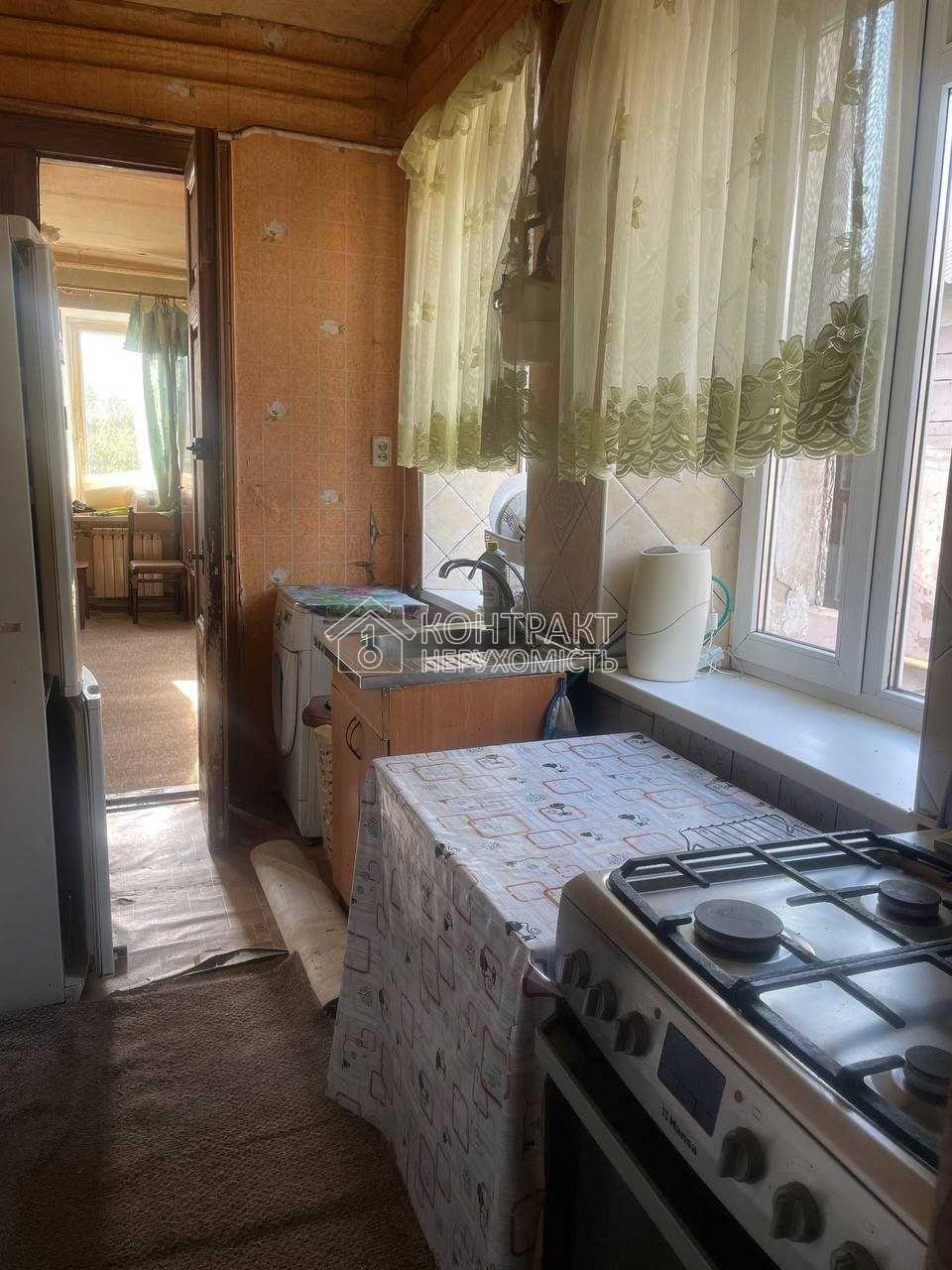 Продам 4-кімнатну квартиру біля Скверу Стрілка