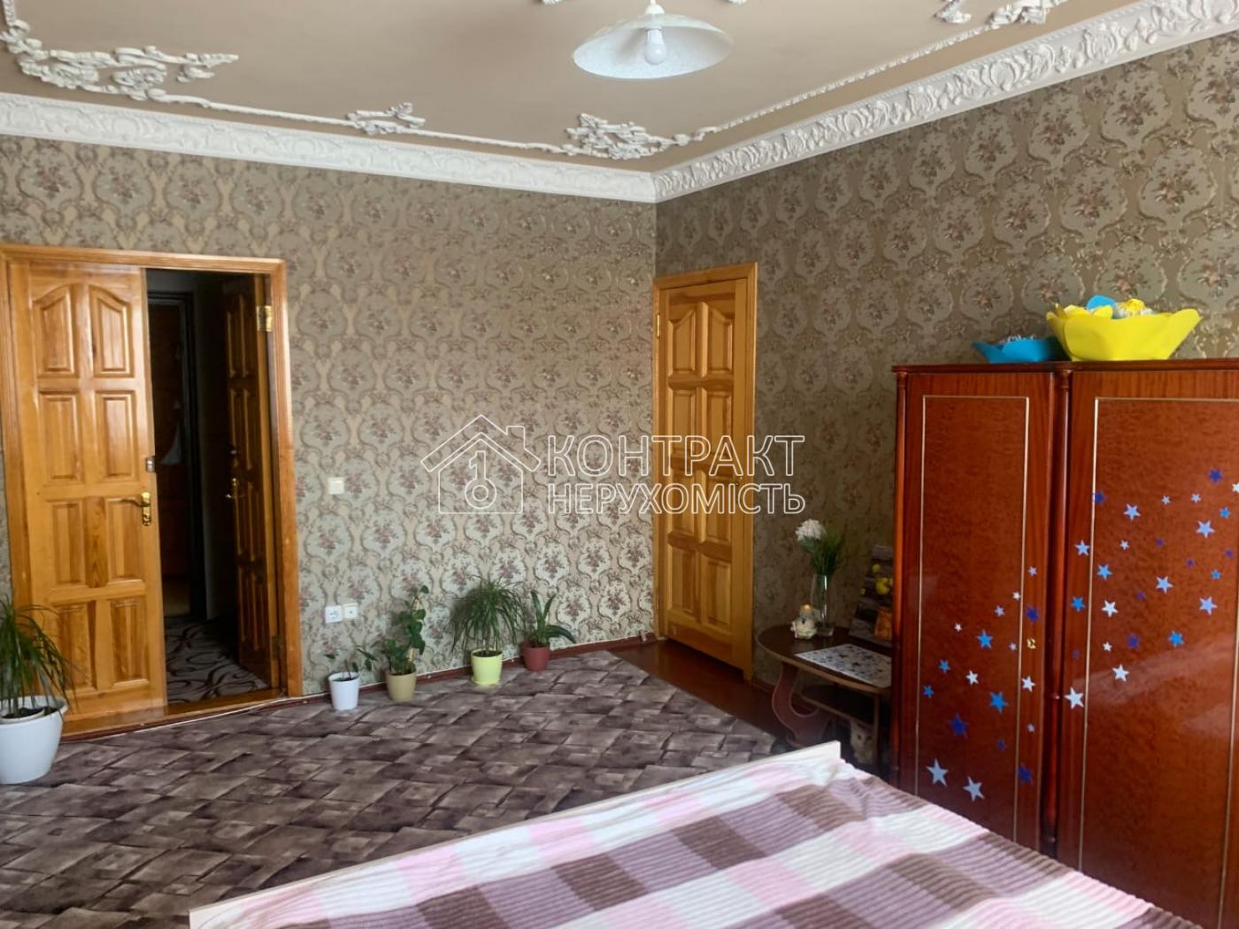 Продам 4к квартиру на Одеській