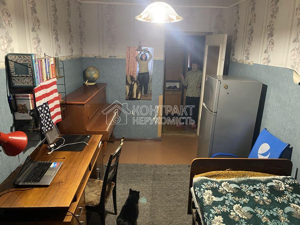 Здається кімната в оренду в 3к квартирі