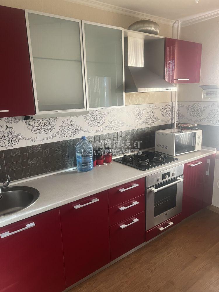 Здам двокімнатну кв. Трк Україна 6000 + світло