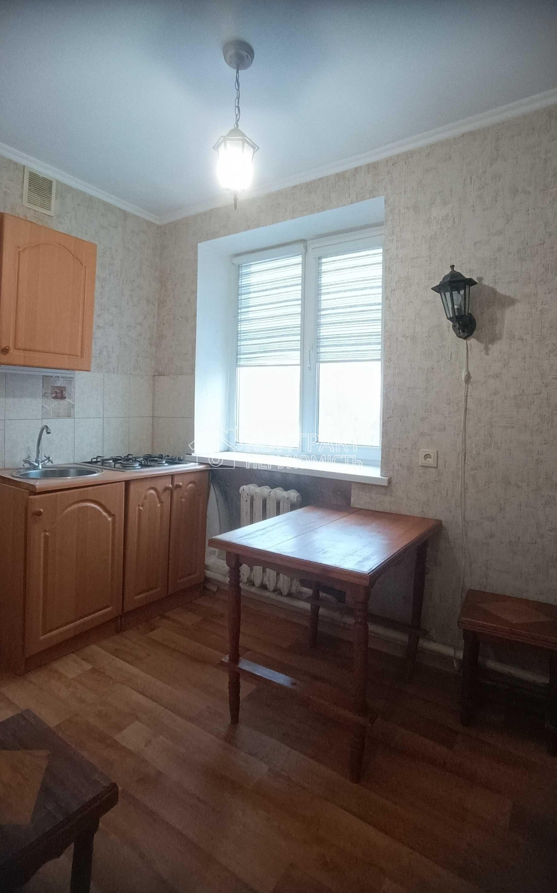 Продається двухкімнатная квартира с гаражем ПІСОЧИН