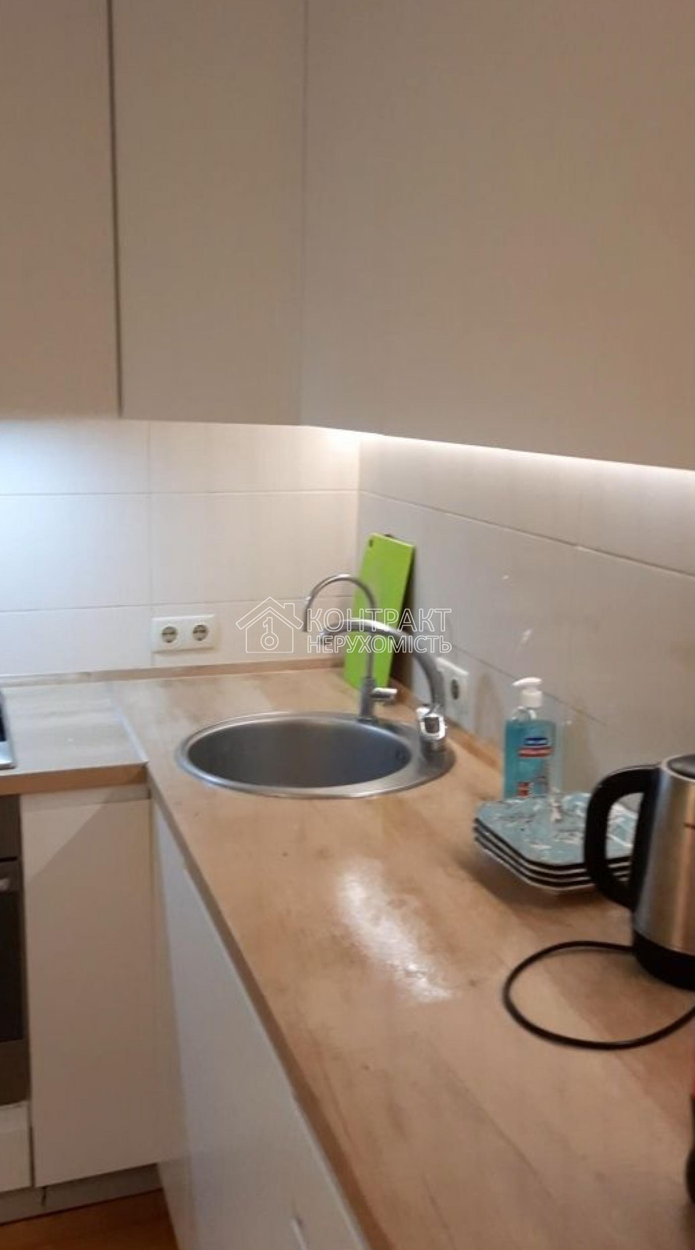 Сдам 3-к. кв. 5 мин. М. Студенческая