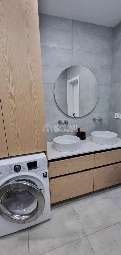 Продам 3к 68 м2 з новим ремонтом