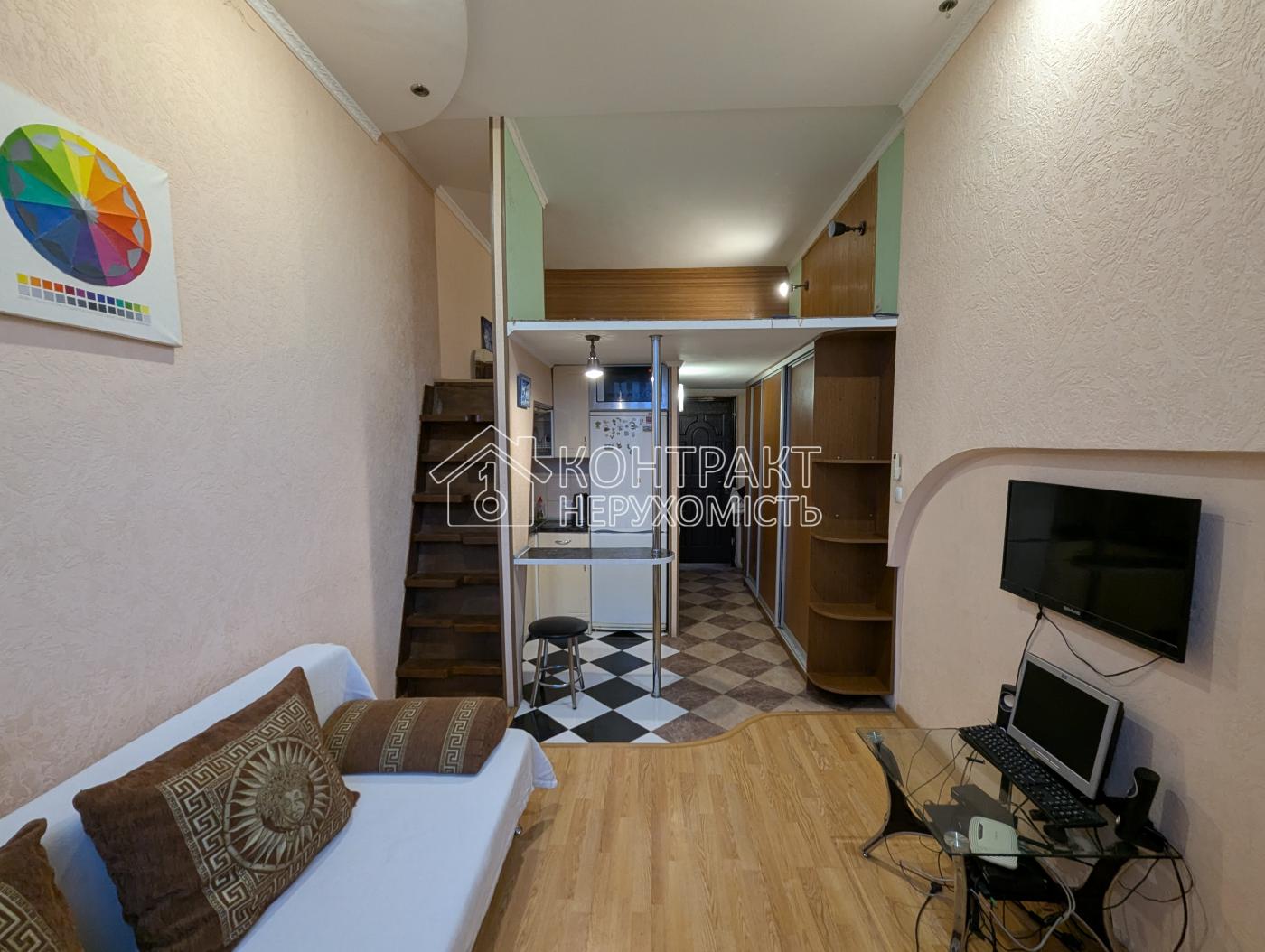 Продам смарт-квартиру біля Локомотива