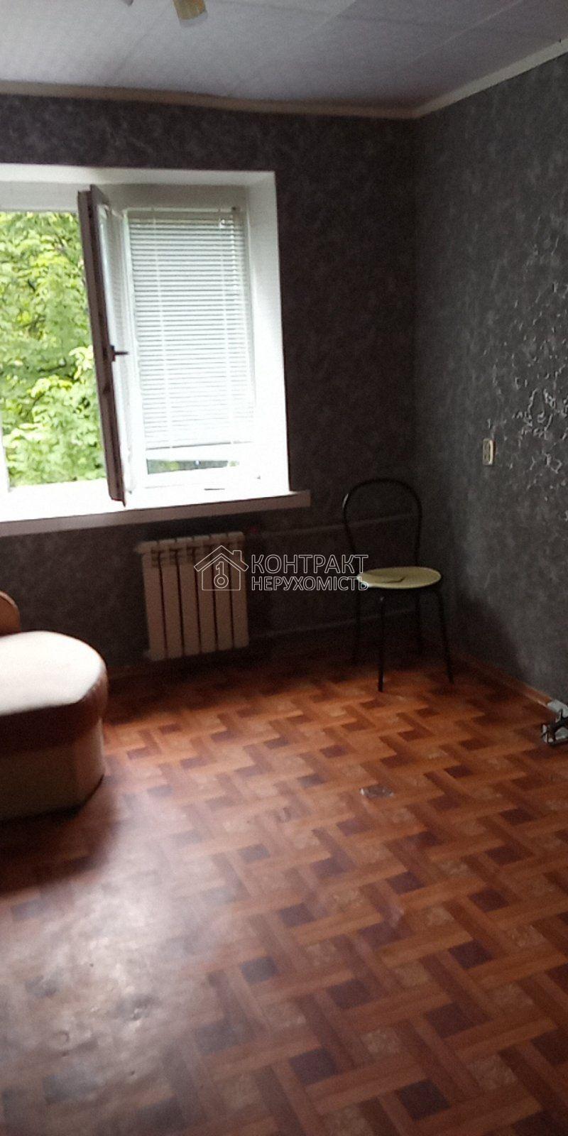 В продажу кімната гостинного типу, Палац спорту,метро Армійська