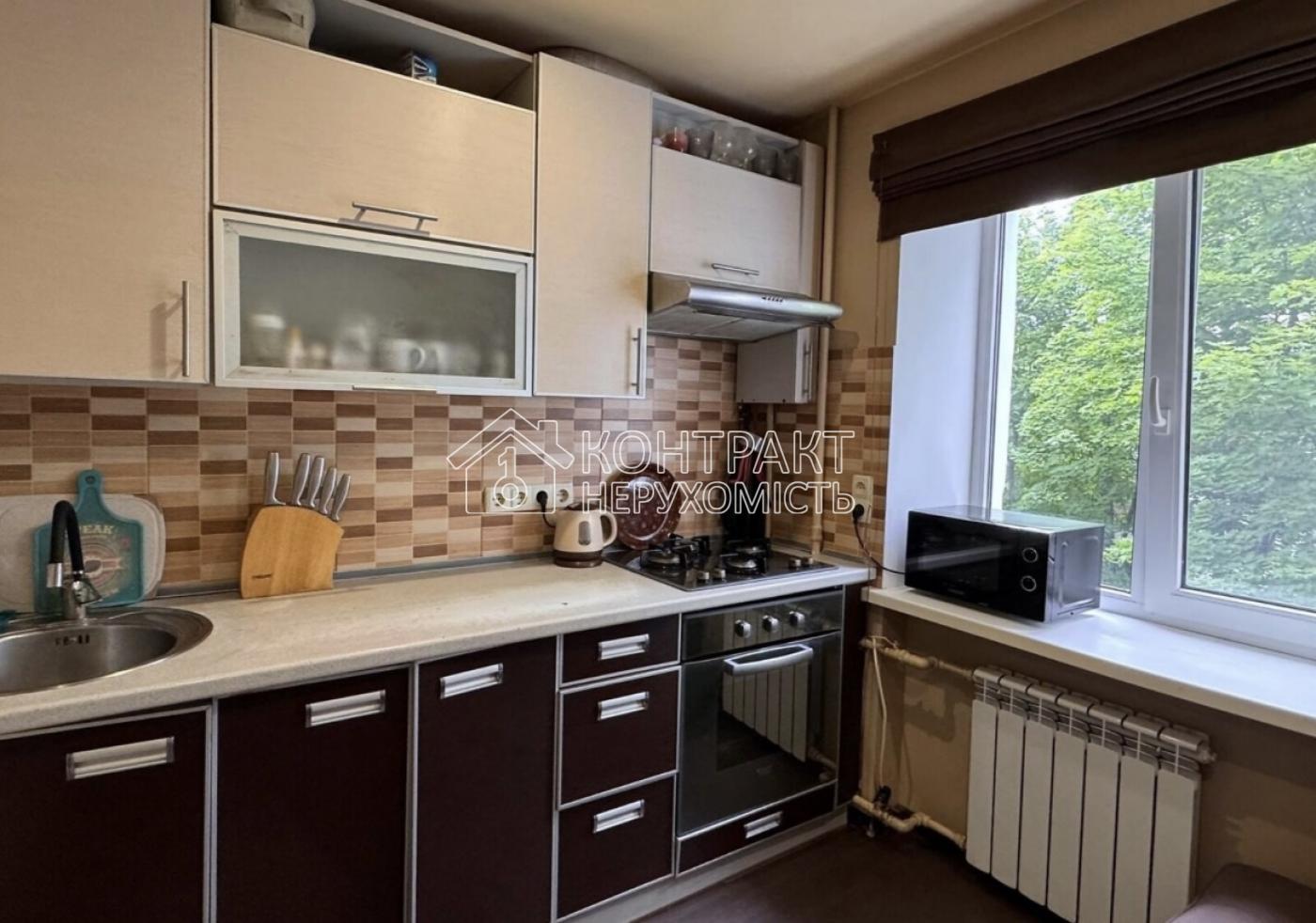 Продаж 2к квартири вул 23 Серпня 46