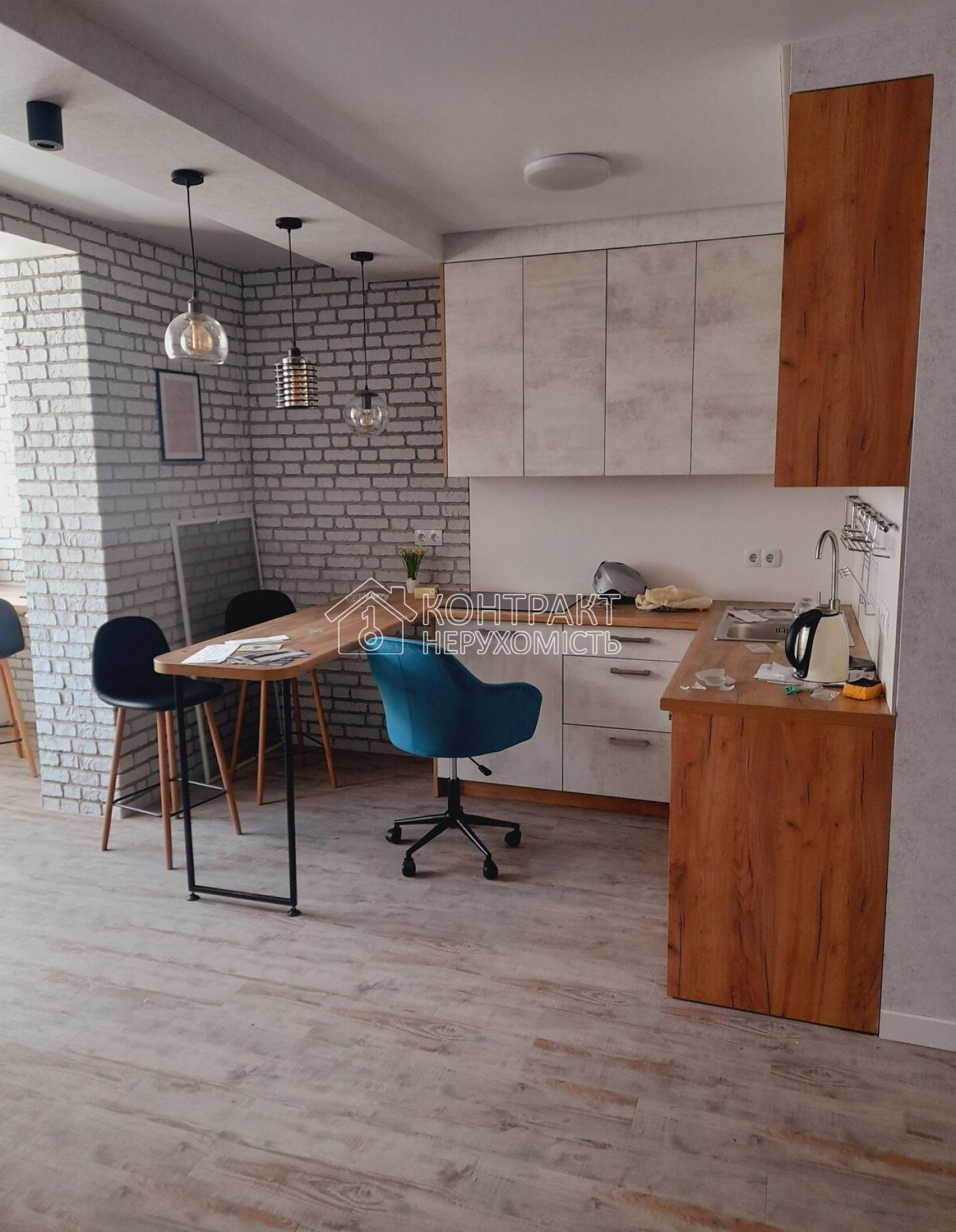 Продаж 1к квартири 43 кв. м по вул. Миру мікрорайон ХТЗ