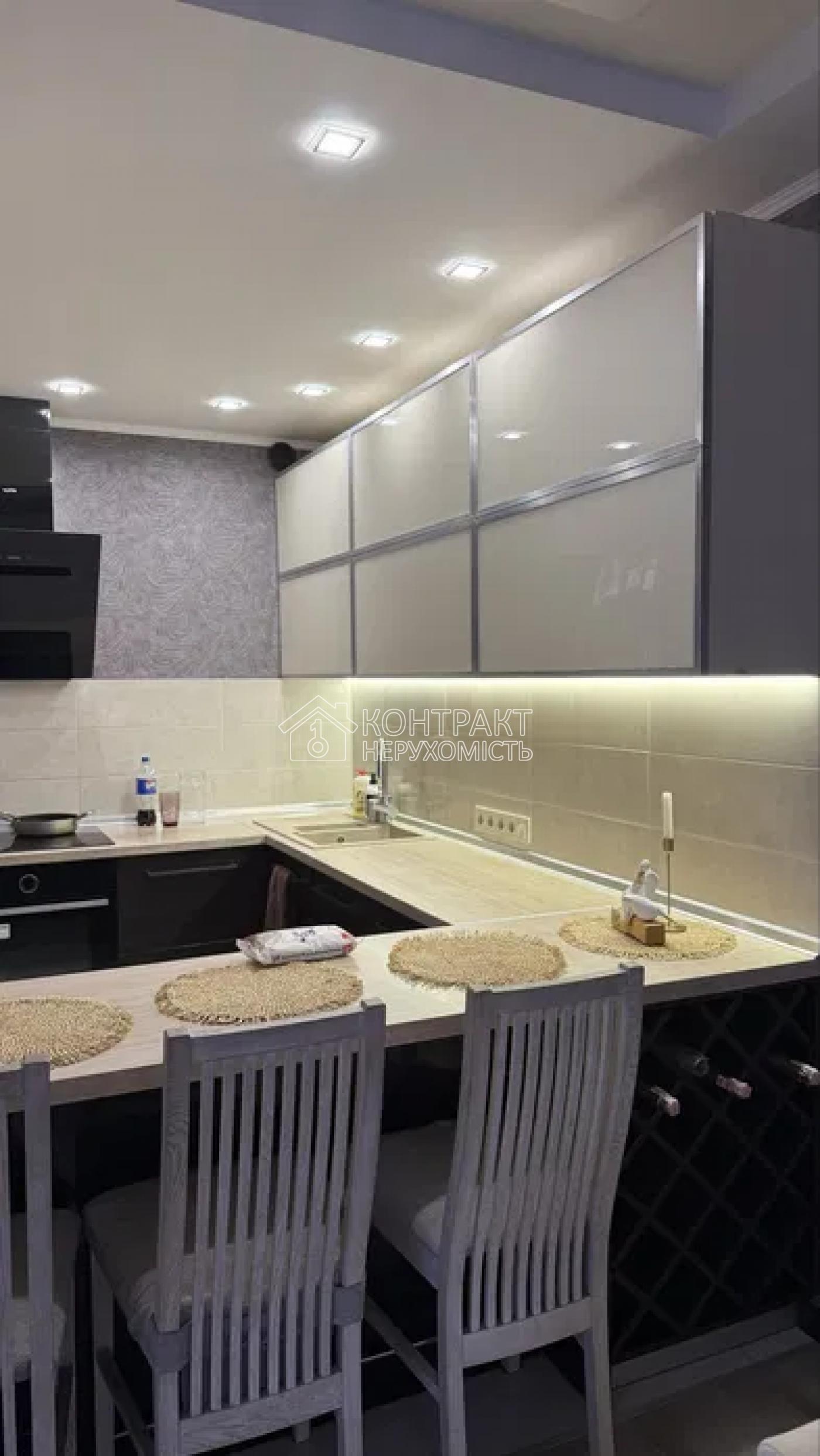 Здається велика 3к. квартира у новобудові м. Олексіївська