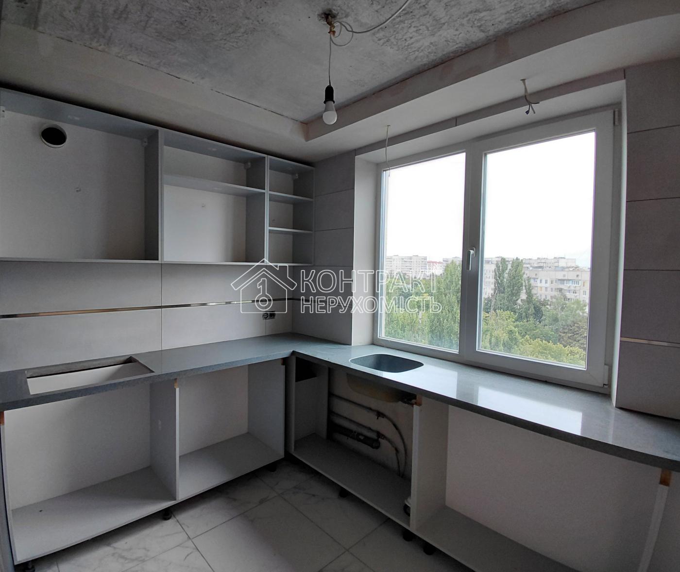 Продам 3 кімнатну квартиру пр.Перемоги,72