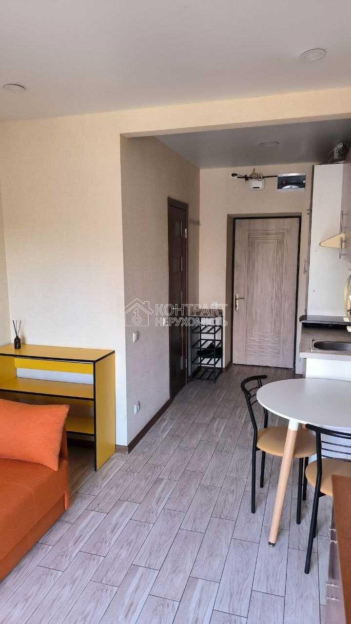 Здам квартиру з балконом, біля метро Спортивна. Happy House