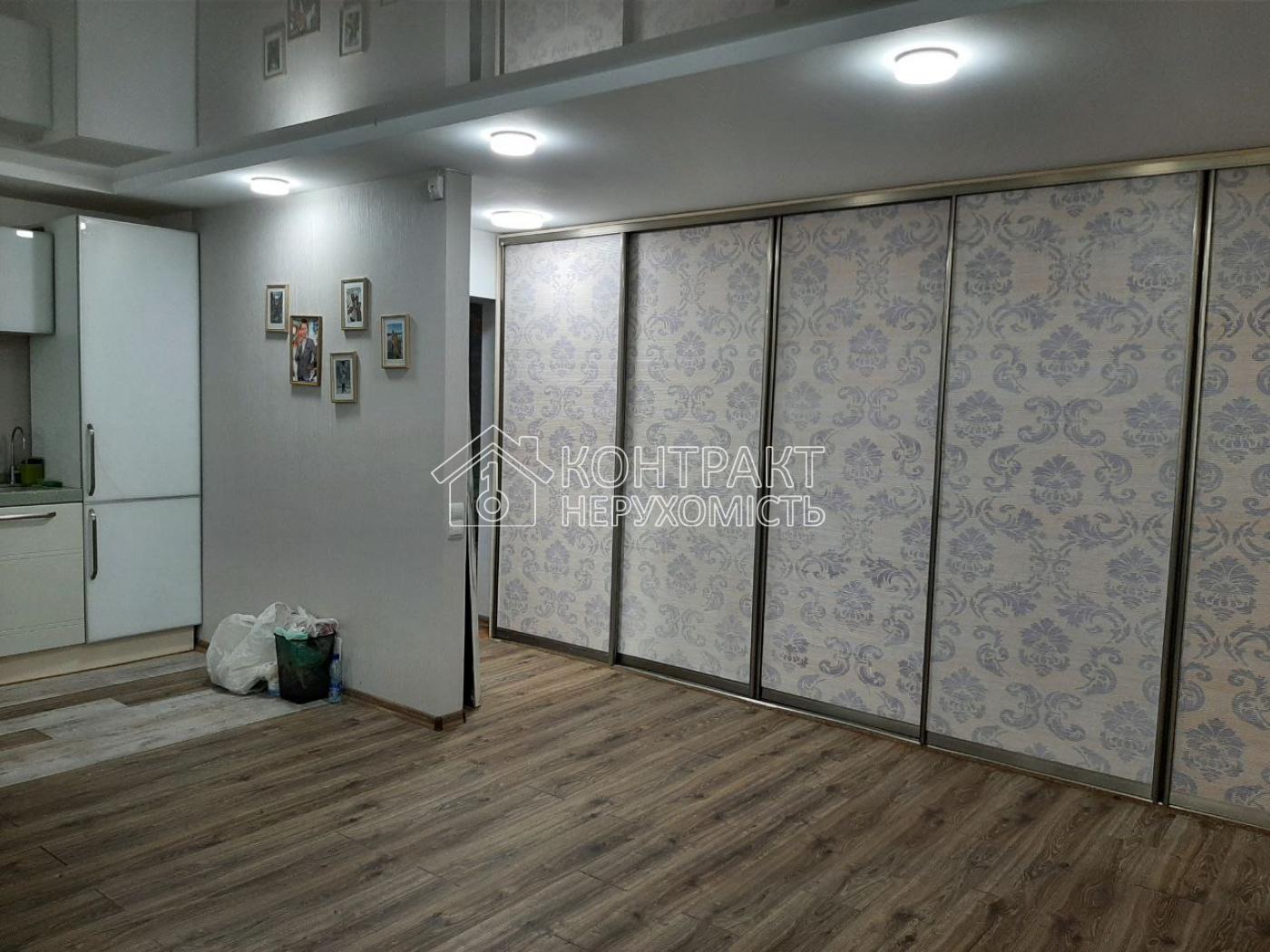 Продам 2 кв формат-кухня студія Павлово Поле Старицького