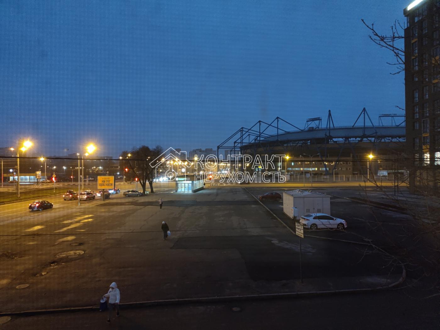 Продаж 2-к. сталинки біля м. Спортивна