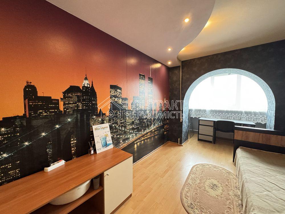 Продам 3к.кв возле метро Спортивная