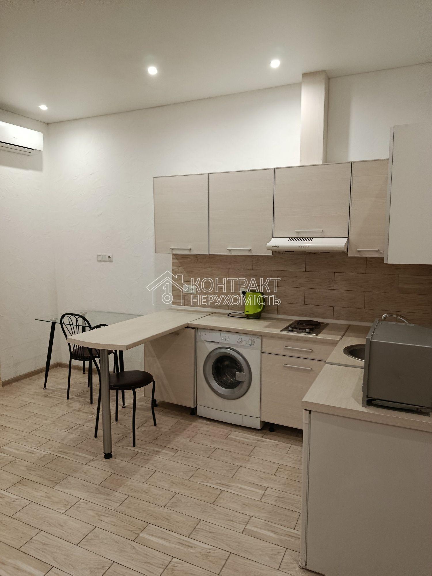 Сдам квартиру-студию в центре