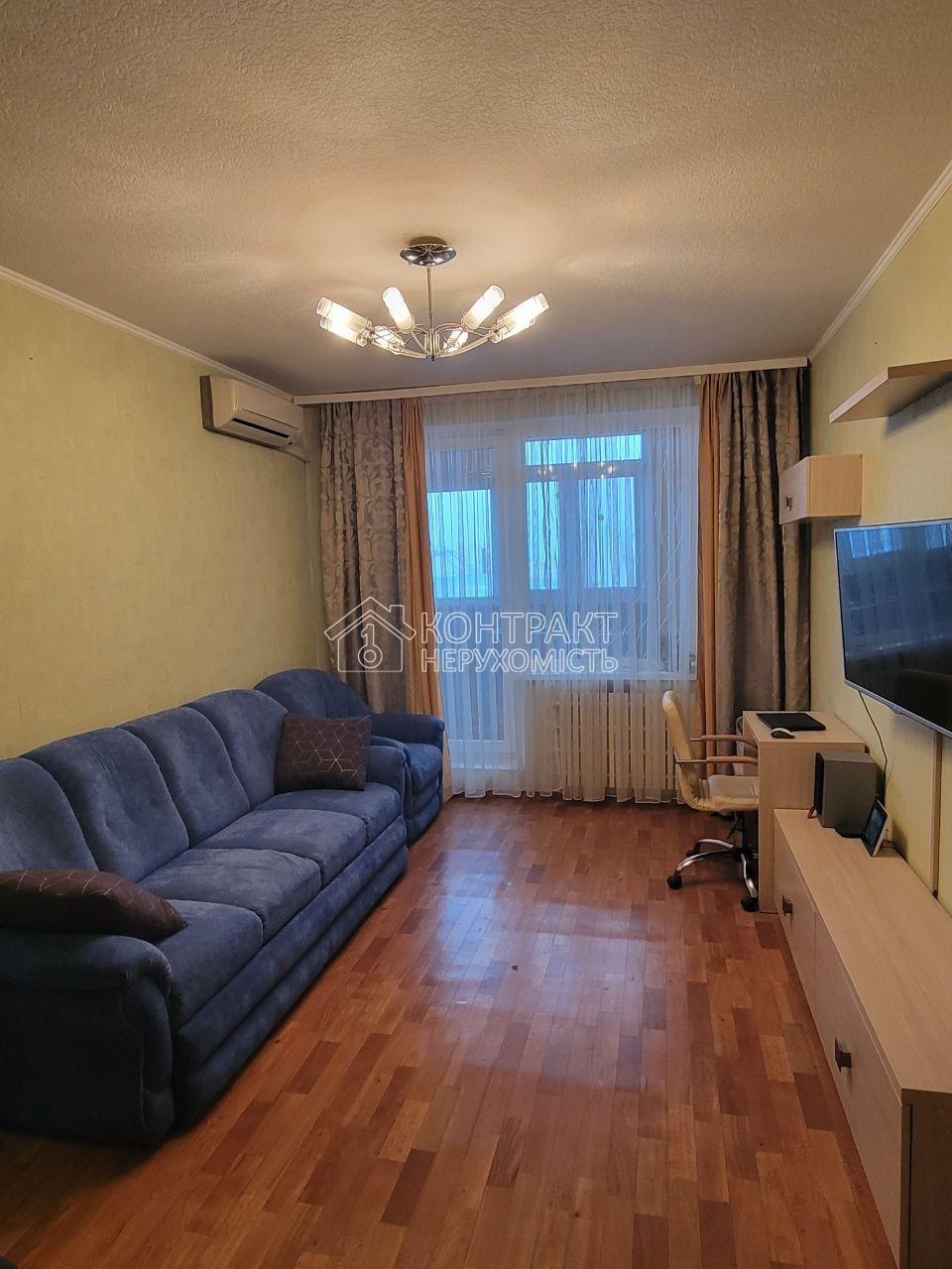 Продам 3к кв. Фесенківський в'їзд,8 м.Спортивна Кінний ринок