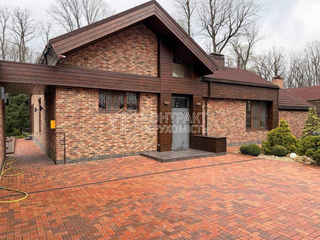 Дом 203 м2 с бассейном в коттеджном городке NewSide