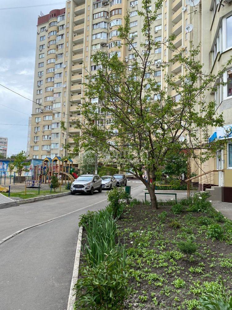 Продається трикімнатна квартира, Салтовка!!!!