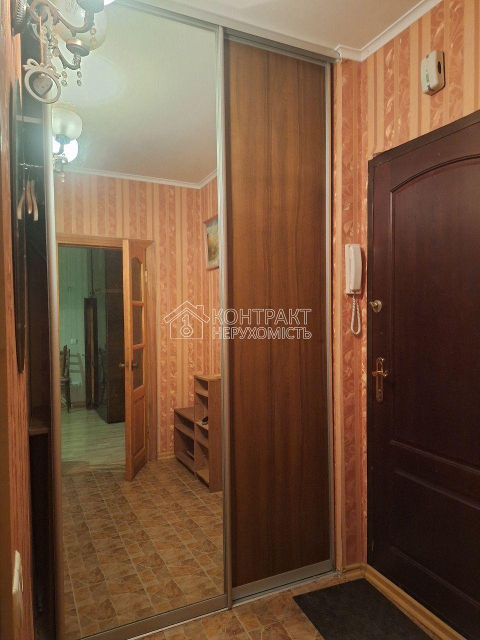 1 к. кв возле м. Студенческая Валентиновская.